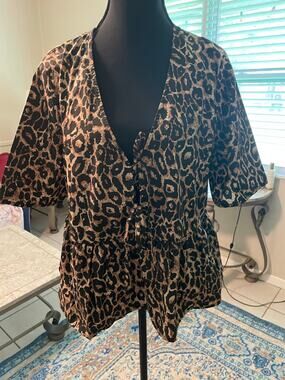 Women’s Vero Moda Leopard Blouse Size Large